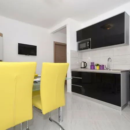 Centre Of With 2 Bedrooms * スプリト