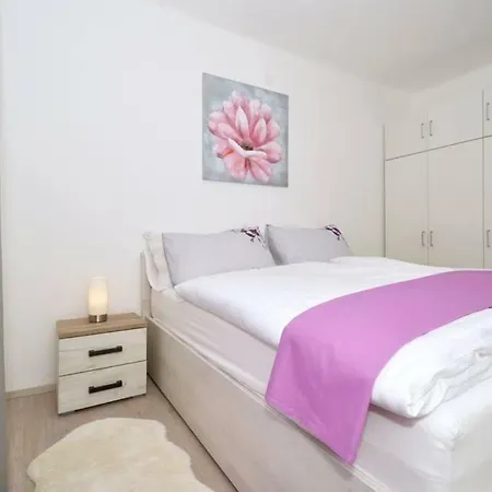 Centre Of With 2 Bedrooms アパート