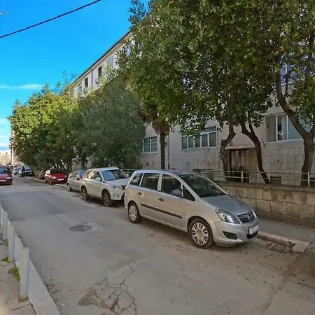 Centre Of With 2 Bedrooms